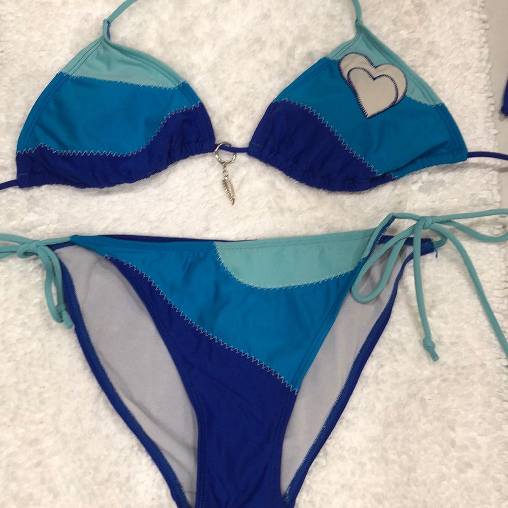 Shades of blue heart bathing suit 💙 👙